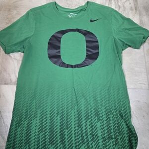 Nike Green Ducks Short Sleeve Tee with Black 'O' Graphic